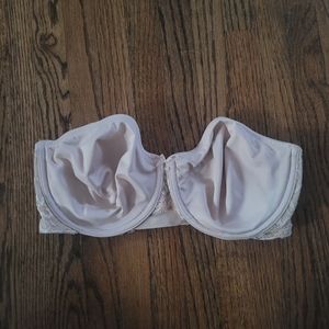 Soft cup strapless bra